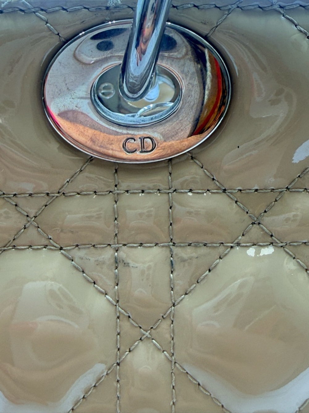 Lady Dior Biege Patent Large Bag - Picture 7 of 17